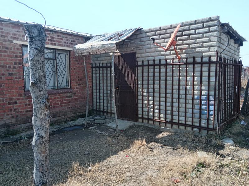 2 Bedroom Property for Sale in Thabong Free State
